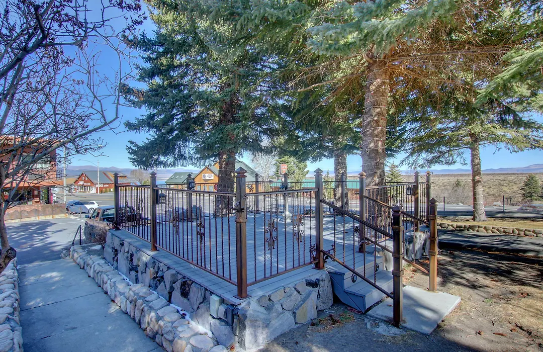 Lake View Lodge-1